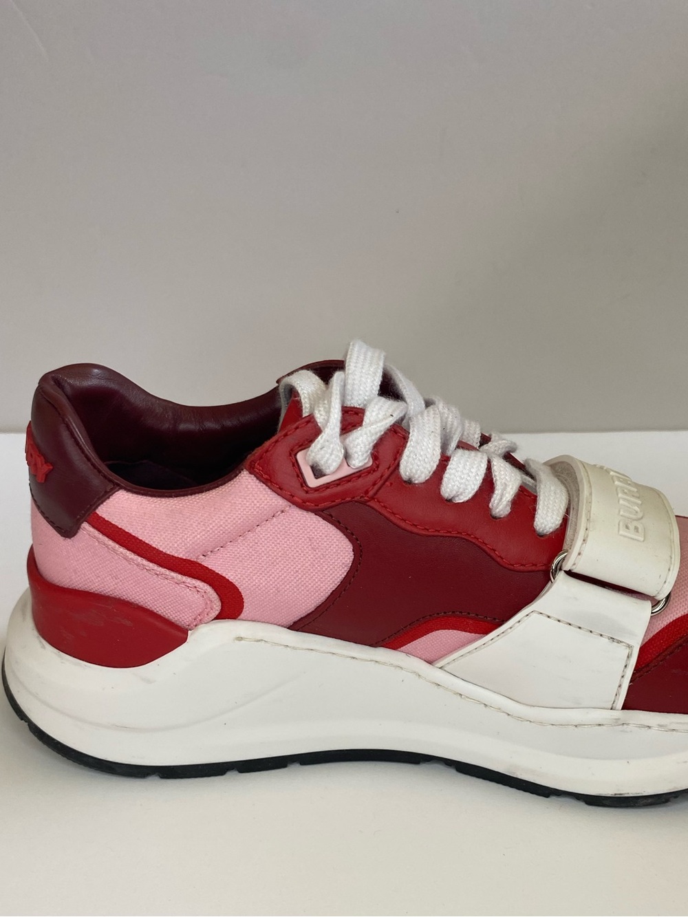 BURBERRY Red and Pink Lace-Up Strap Sneakers - Picture 3 of 15